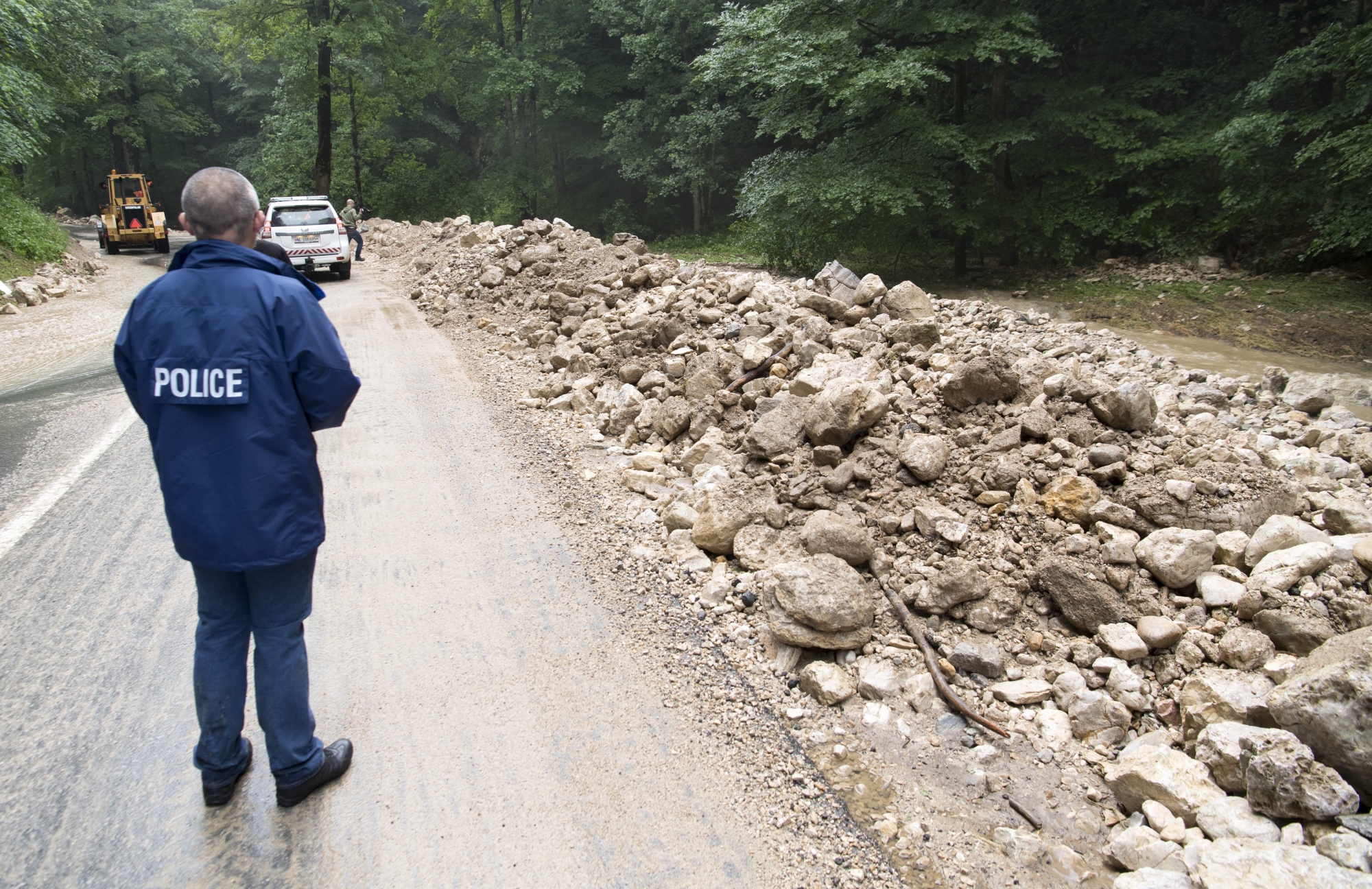 La route cantonale entre Villiers et Le Pâquier, au lendemain des intempéries.