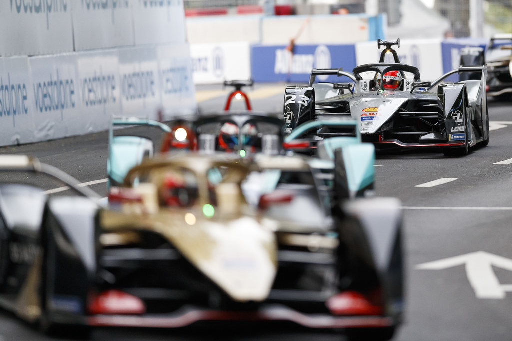 En gagnant samedi la première épreuve de la course, Buemi a mis fin à une disette de deux ans.