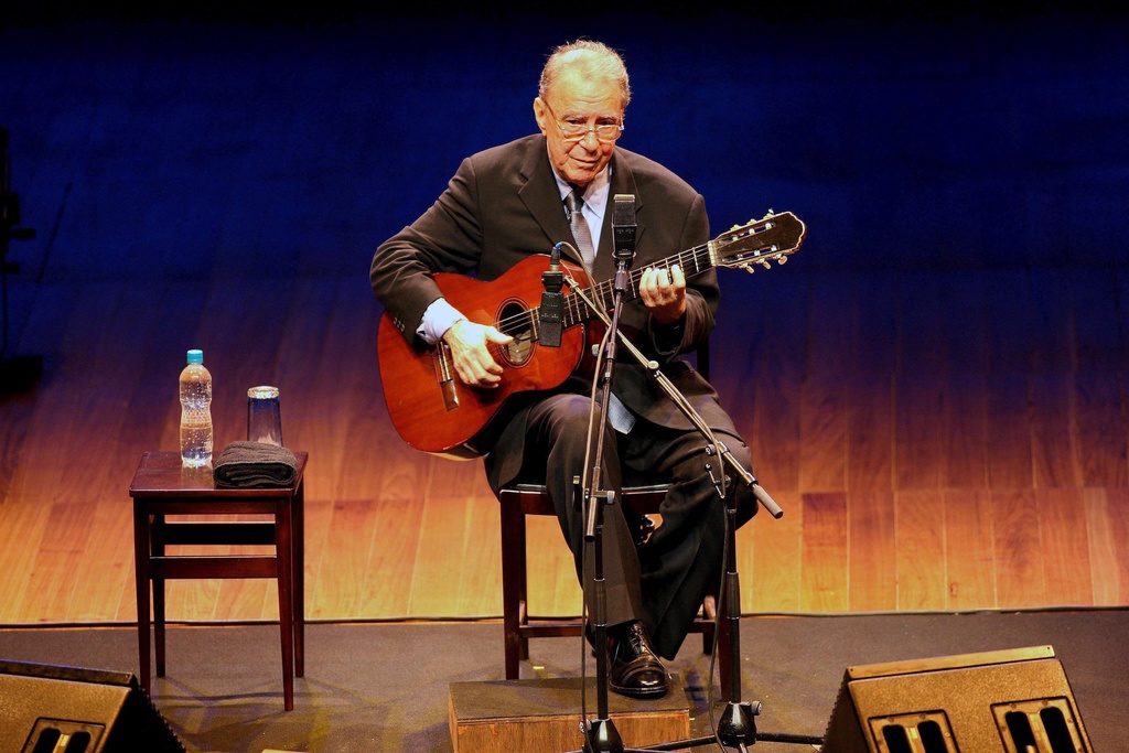 Joao Gilberto sur la scène d'Ibirapuera Park, à Sao Paulo, en 2008.