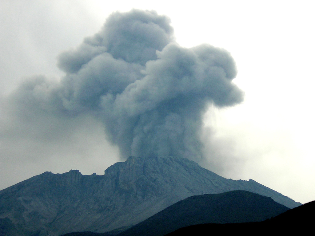 Le volcan Ubinas, dont le sommet atteint 5672 mètres, est le plus actif du Pérou. (Archives)