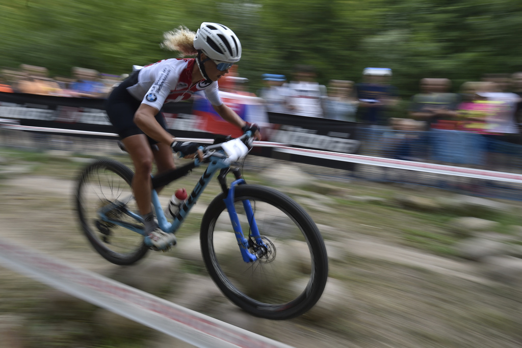 Cinq jours après la conquête de son titre européen à Brno, Jolanda Neff remporte l'épreuve Coupe du monde short track à Val di Sole.