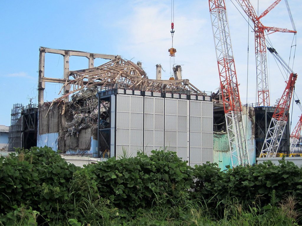 Le système de refroidissement du combustible nucléaire usé de la piscine du réacteur numéro 3 de la centrale ravagée de Fukushima a été remis en service après une panne de plusieurs heures. Les vérifications laissent supposer que des travaux préventifs seraient à l'origine de cette panne.
