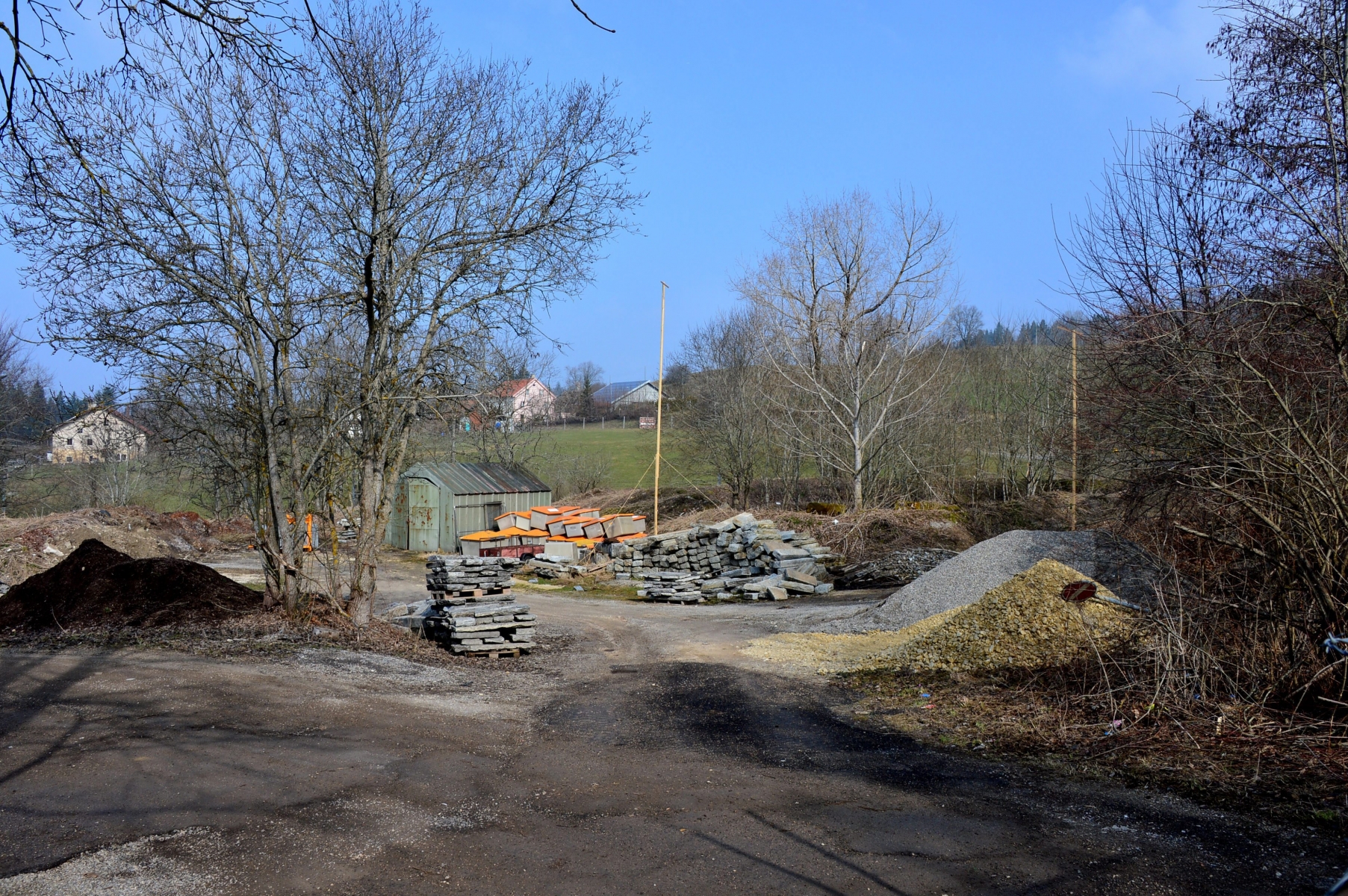 Une dechiqueteuse a bois sera installee sur les lieux des gabarits
Les Brenets 6 avril 2013
Photo R Leuenberger