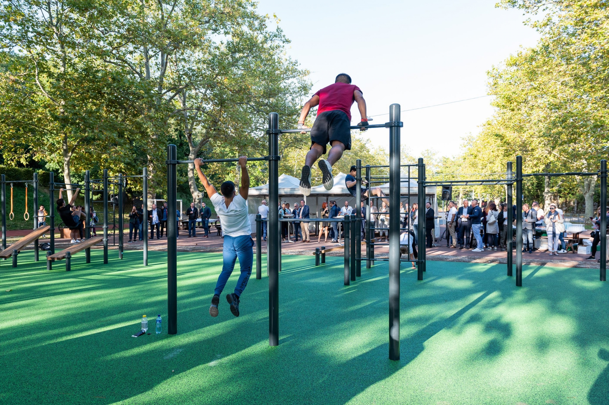 La Ville de Neuchâtel tient ses premières installations de Street Workout, ou fitness en plein air en français.