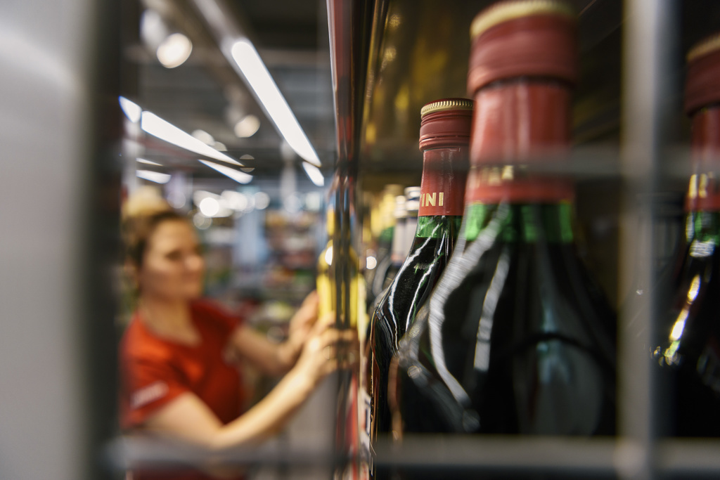 Fin 2017, le Parlement a demandé le retour des ventes d'alcool sur les autoroutes suisses.