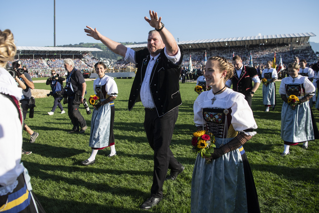 La Fête fédérale de lutte suisse et des jeux alpestres est le plus grand événement sportif de Suisse.