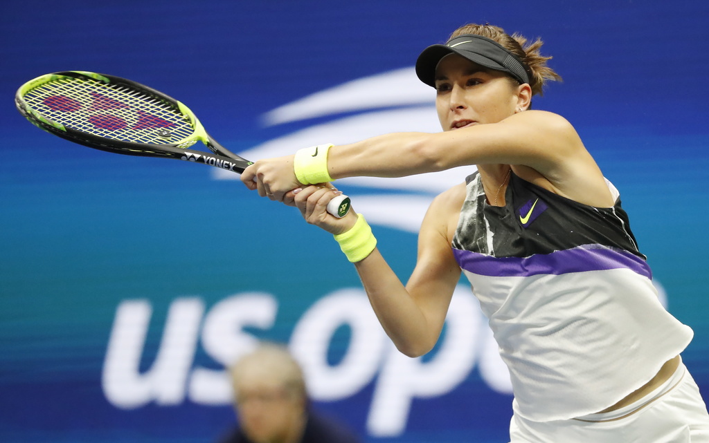 Belinda Bencic a éliminé la numéro un mondiale Naomi Osaka en 2 sets pour se qualifier en quarts de finale de l'US Open.
