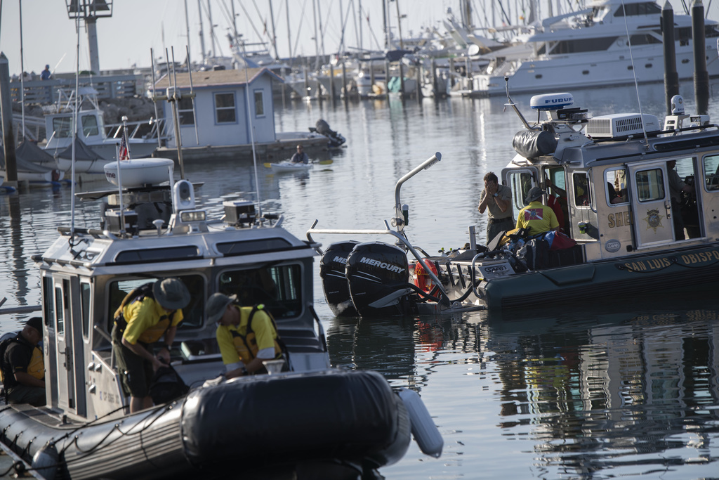 Les secours ont déployé un important dispositif, avec plongeurs et hélicoptères, pour ratisser la côte à la recherche d'éventuels survivants. 
