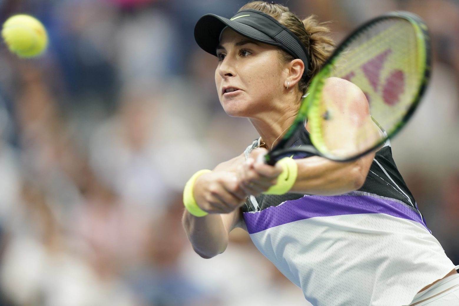 epa07813448 Belinda Bencic of Switzerland hits a return to Naomi Osaka of Japan during their match on the eighth day of the US Open Tennis Championships the USTA National Tennis Center in Flushing Meadows, New York, USA, 02 September 2019. The US Open runs from 26 August through 08 September.  EPA/RAY ACEVEDO USA TENNIS US OPEN GRAND SLAM 2019