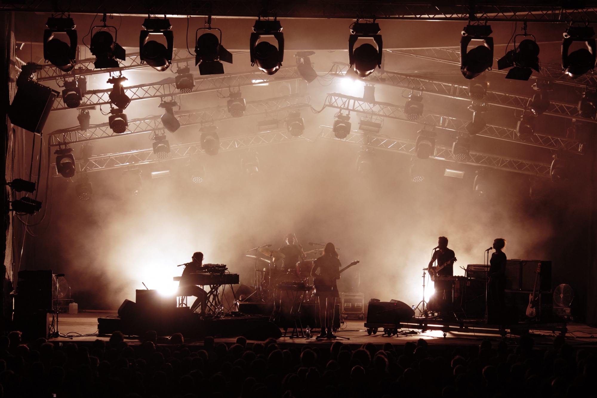 Le festival loclois a alterné death metal, hardcore, pop-rock et folk orchestrale pour le bonheur des férus de décibels (en photo: Sophie Hunger).