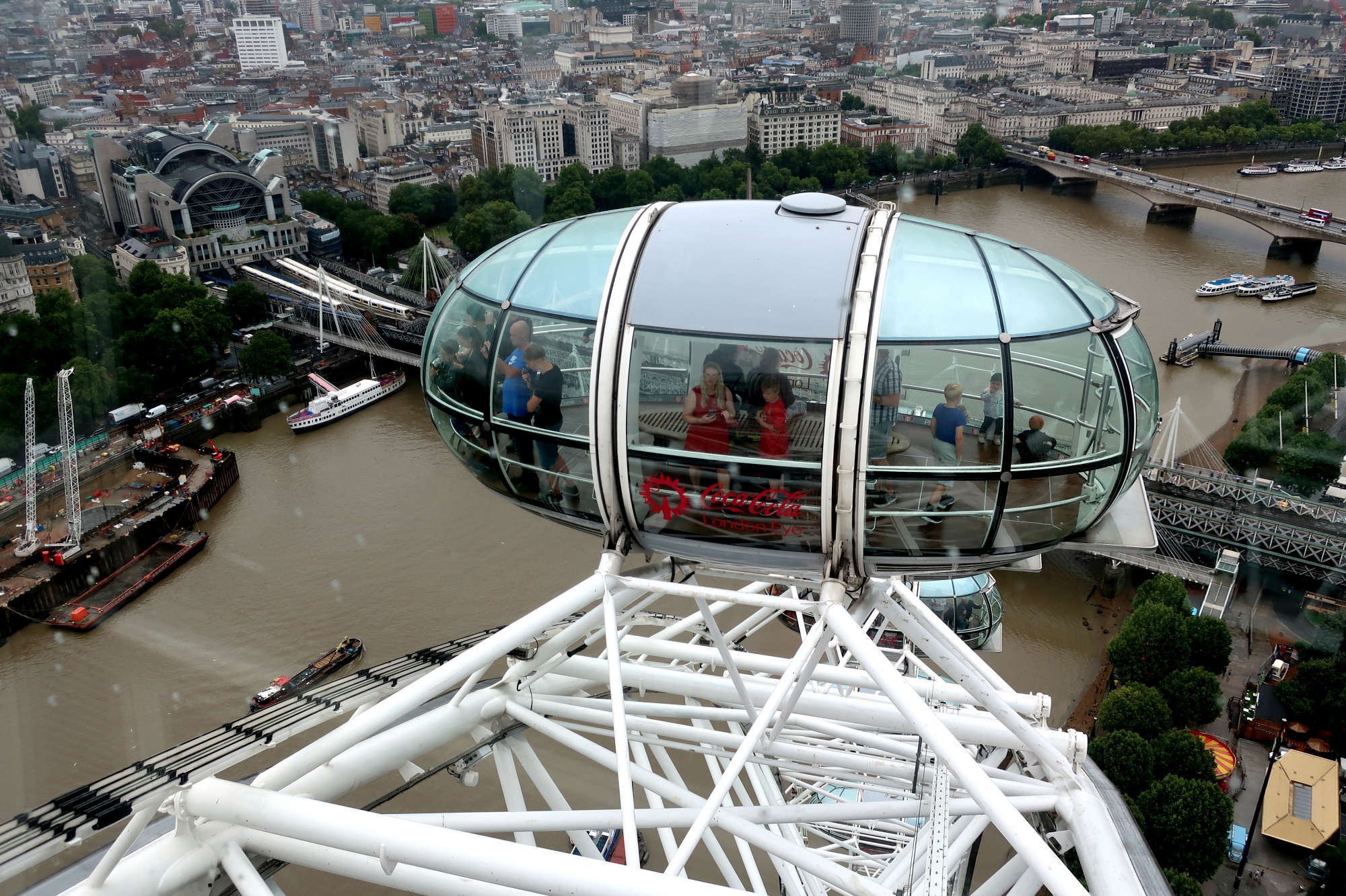Vertige. La roue London Eye fait office de mirador.
