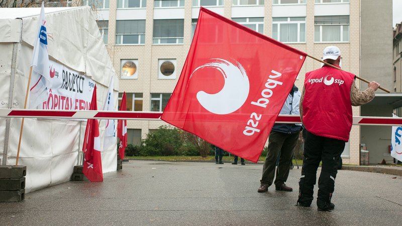 Des syndicalistes et leur tente lors des événements de fin 2012.