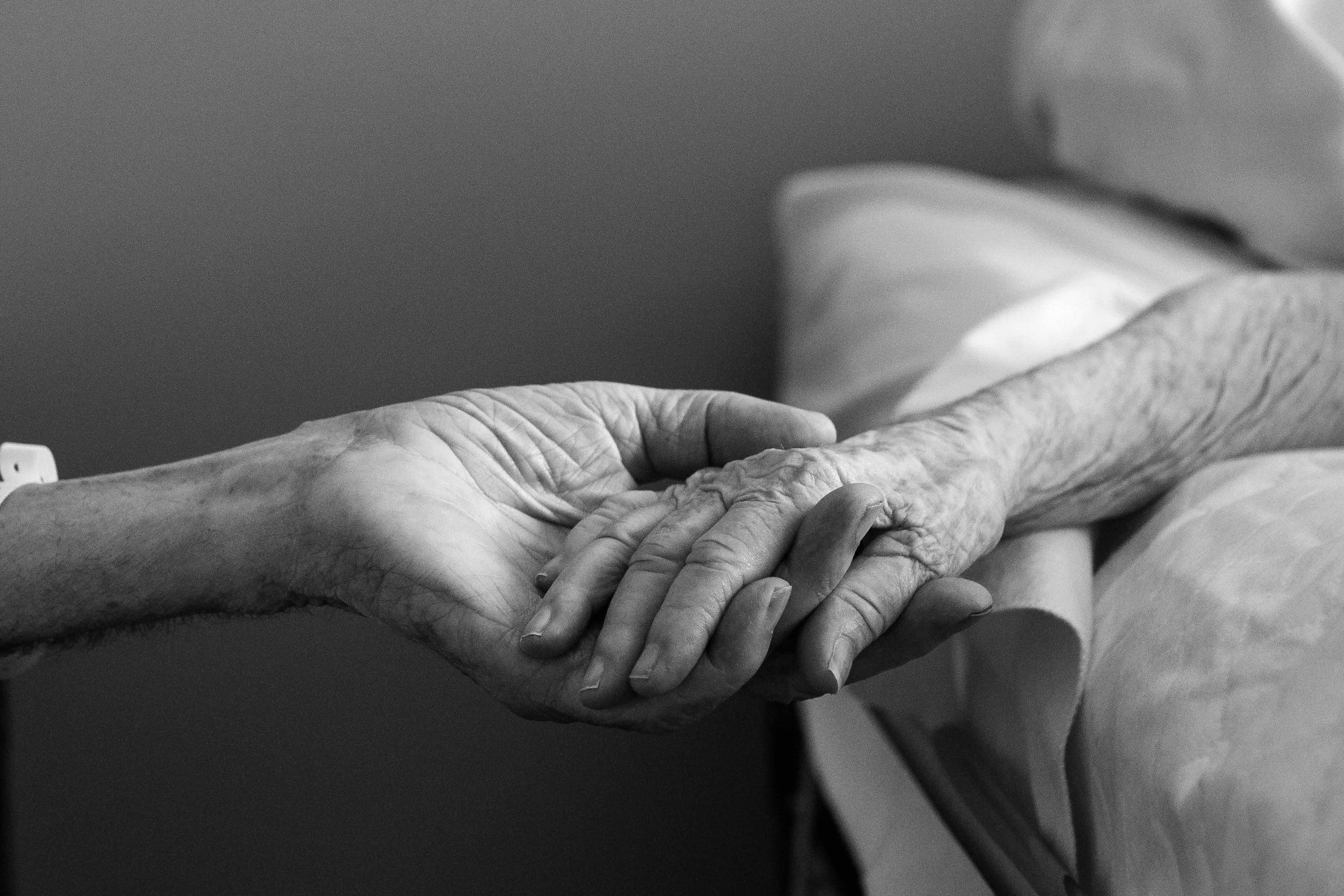 Devant notaire, le couple avait scellé son choix de ne jamais vivre l'un sans l'autre.