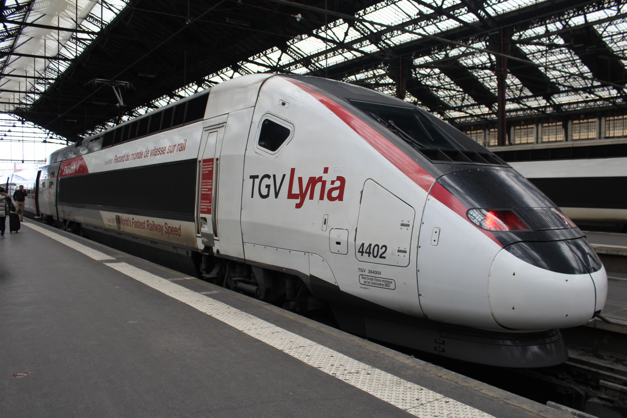 Il y aura plus de places dans les TGV vers Paris depuis la Suisse.