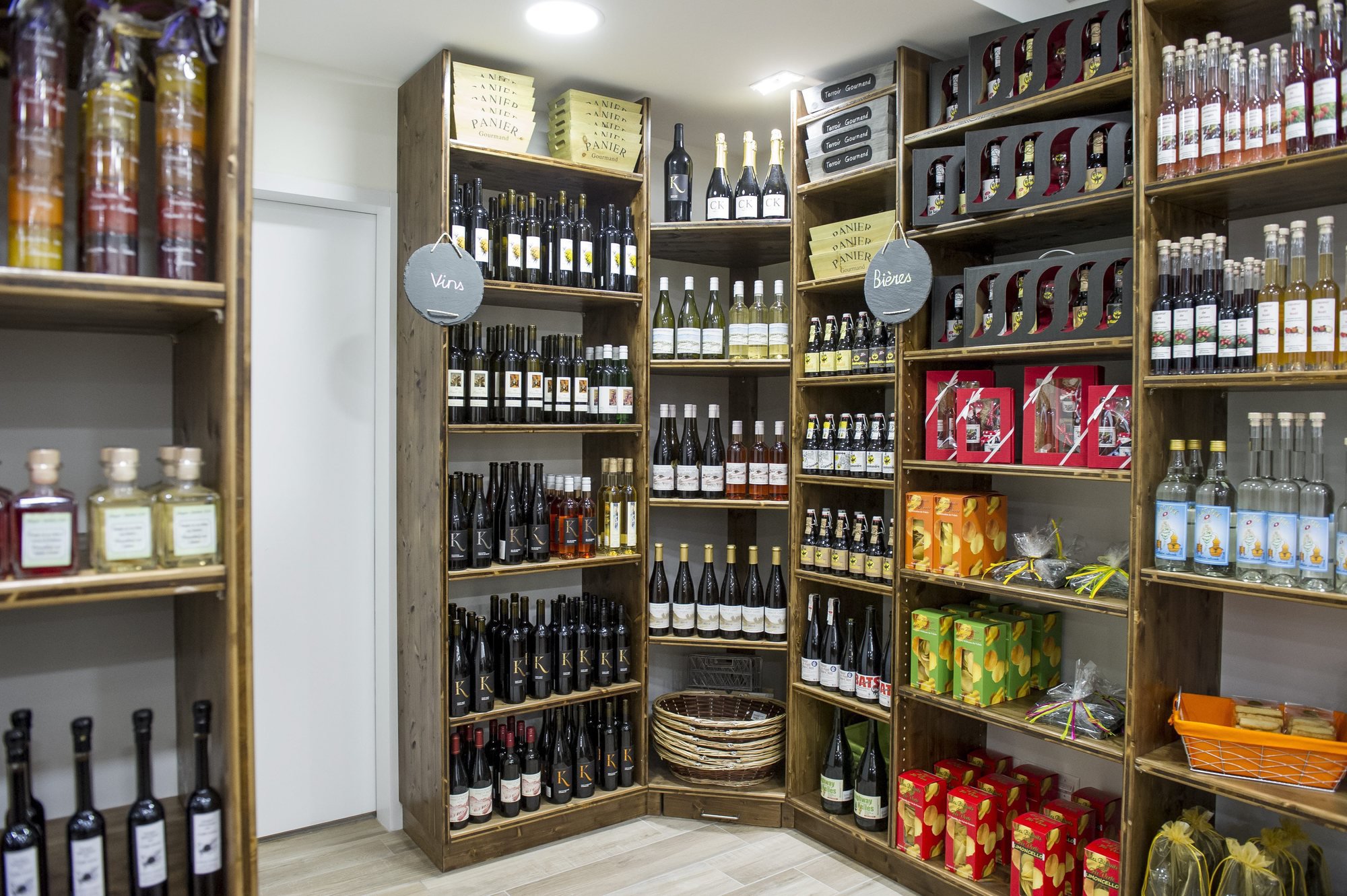 Depuis son inauguration, le magasin Aux Paniers Gourmands propose de l'alcool.