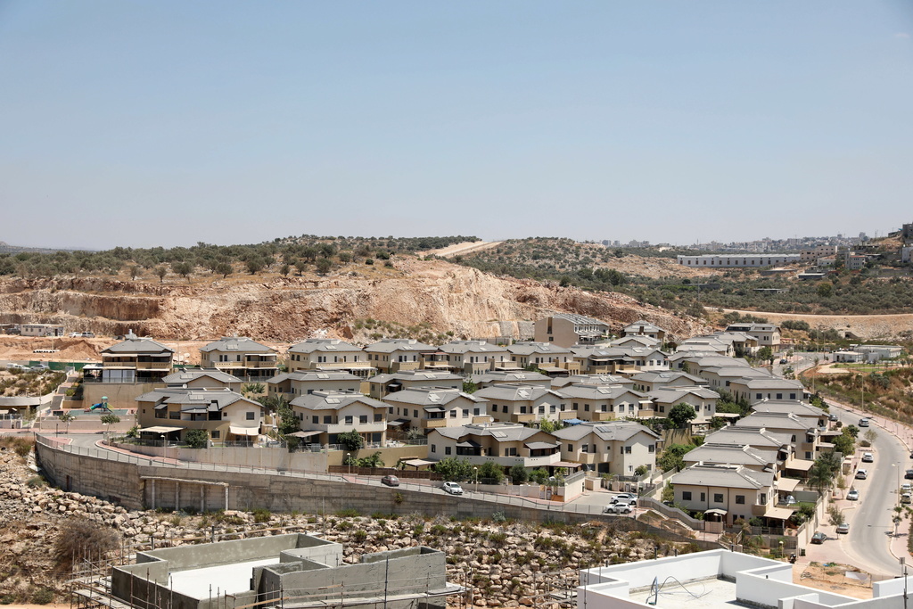 Vue sur le quartier résidentiel de Ramat Elkana, dans la colonie israélienne d'Elkana située dans le nord-ouest de la Cisjordanie.