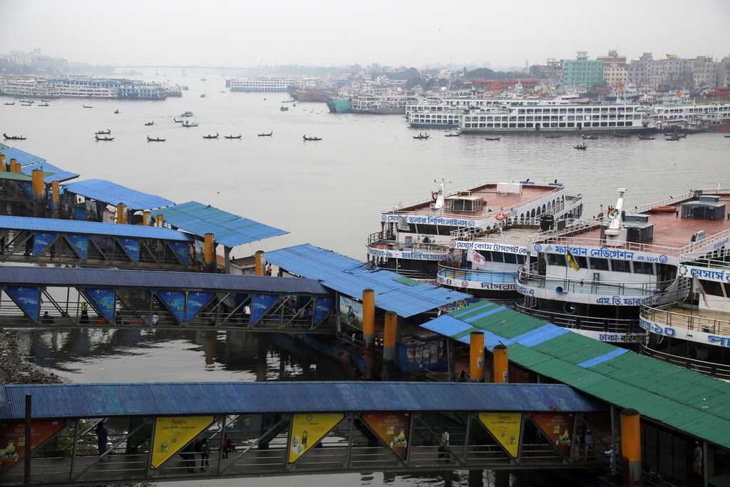 Le Bangladesh se prépare à l'arrivée du cyclone Bulbul, qui a déjà fait deux morts en Inde. 