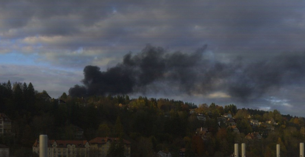 L'incendie s'est déclaré peu après 16h sur les hauteurs du Locle.