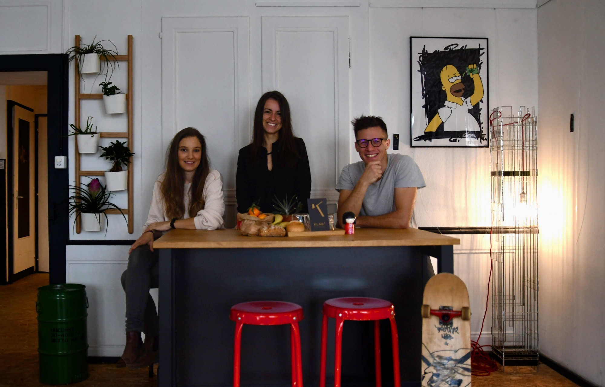 Tamara Berger, Céline Queste et Benjamin Locatelli dans les locaux du Klab, aux Verrières.
