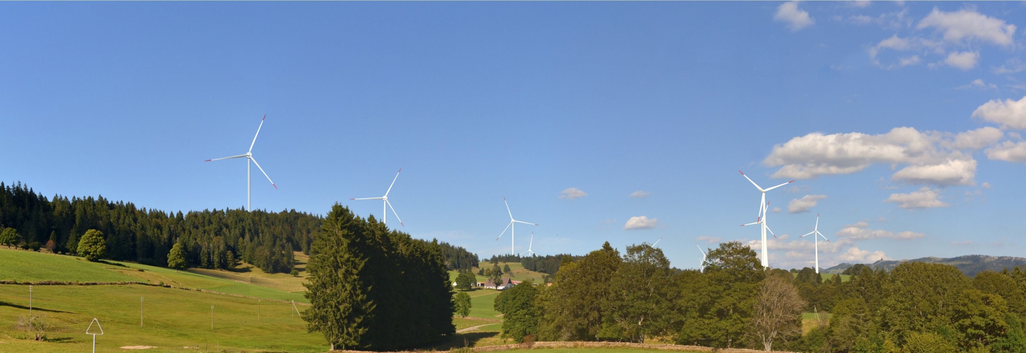 L’éolienne la plus contestée, sur sol bernois, a été supprimée. Le futur parc des Quatre Bornes devrait donc accueillir trois machines côté neuchâtelois et sept côté bernois.