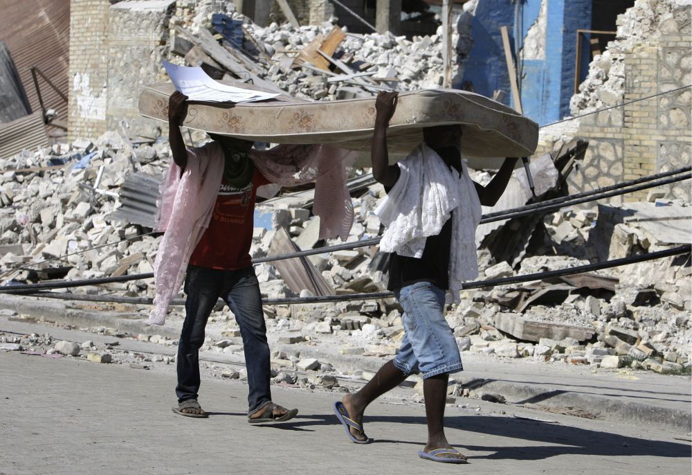 La désolation est totale en Haïti. Le  séisme de 2010 a fait plus de 300 000 morts et plus de 250 000 maisons ont été détruites.