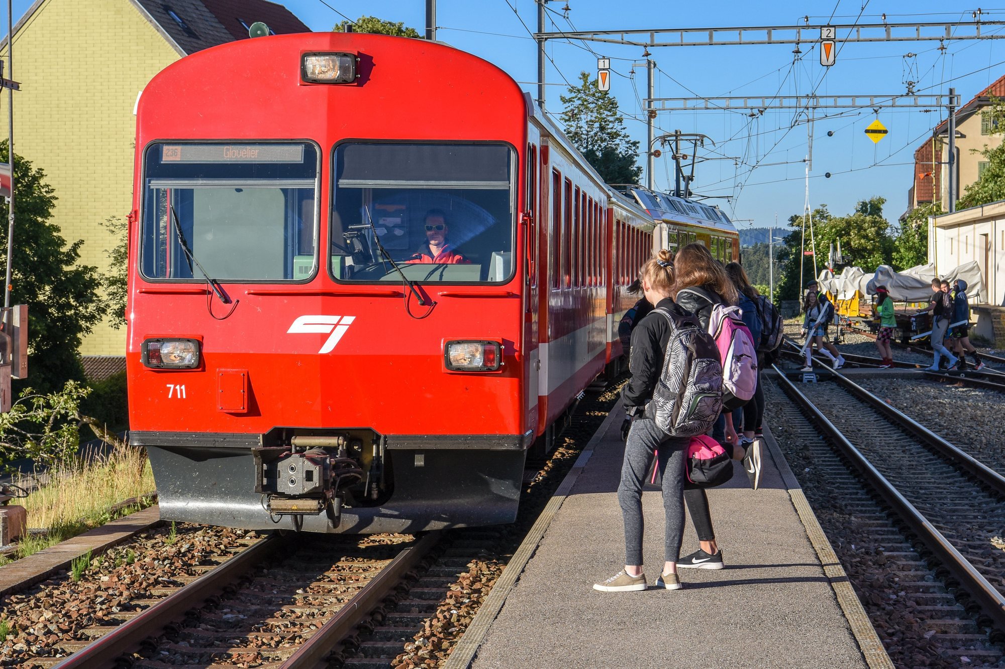 Avec leur partenaire les Transports publics fribourgeois, les Chemins de fer du Jura ont créé les Transports publics jurassiens.