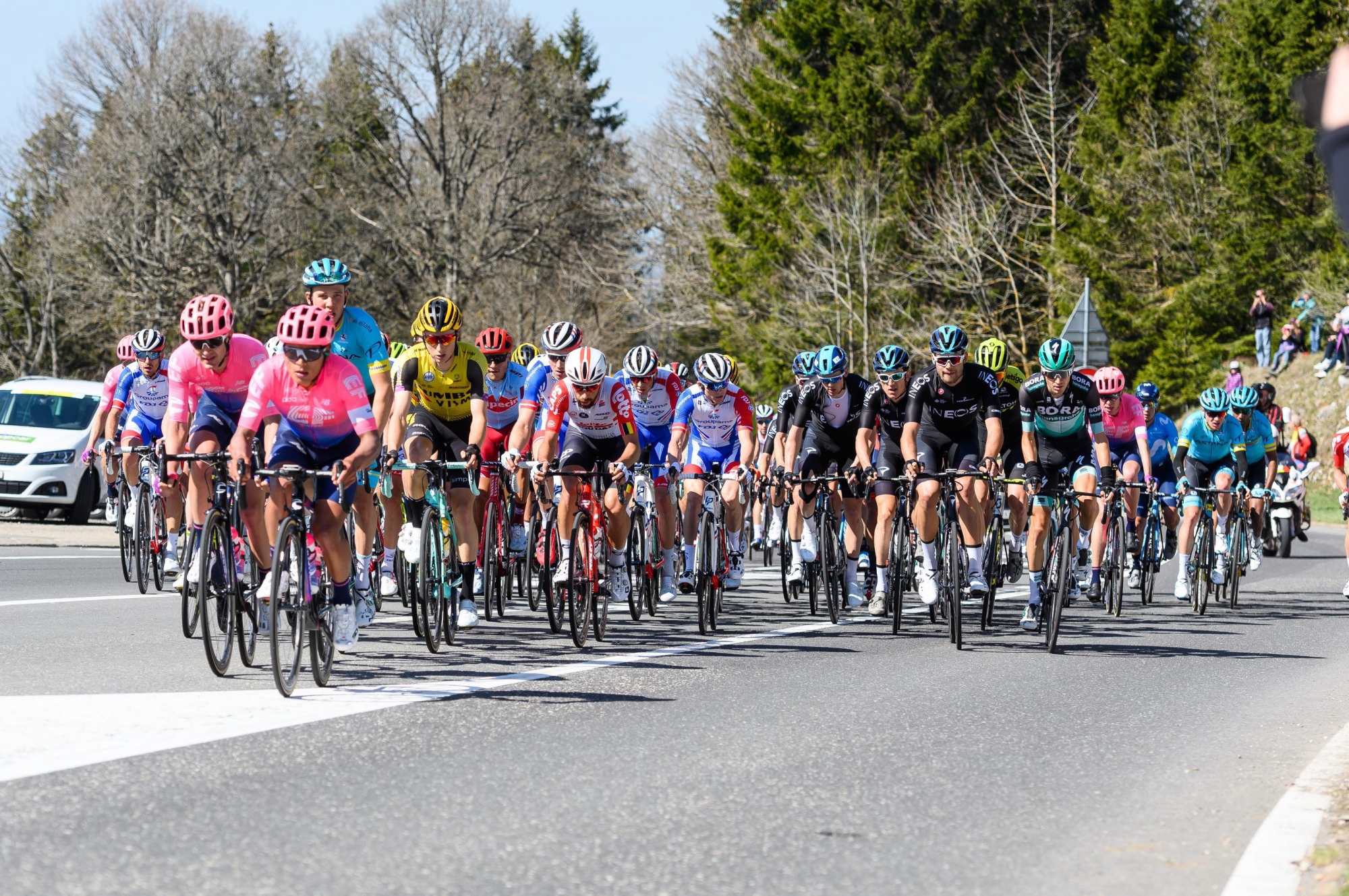 Les coureurs du Tour de Romandie emprunteront le col de la Vue-des-Alpes en 2020.