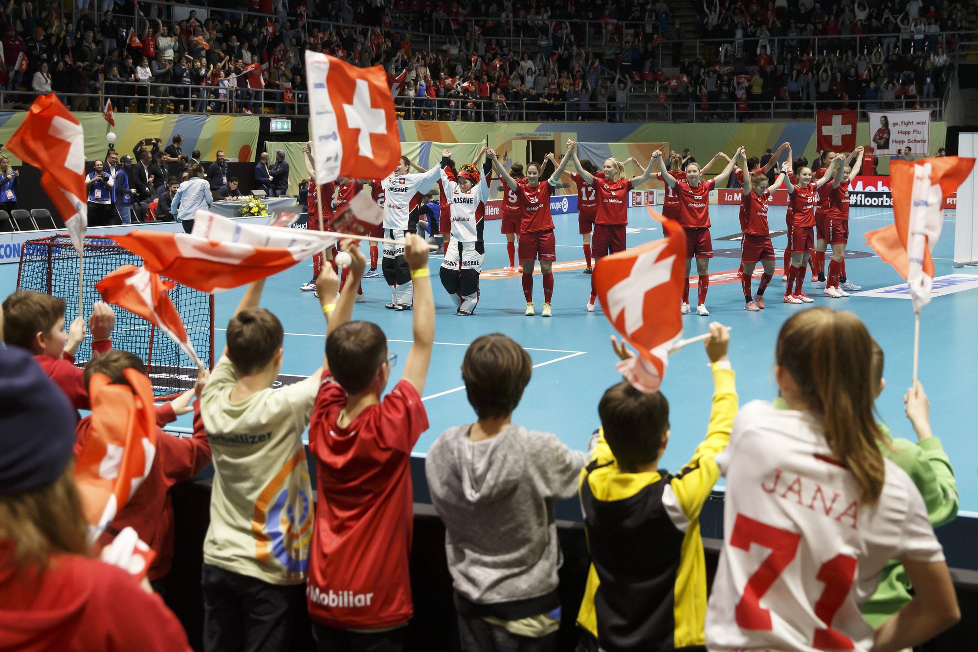 Après les exploits de l’équipe féminine suisse de unihockey la semaine dernière à Neuchâtel, le nombre de pratiquants de ce sport dans le canton pourrait augmenter à condition qu’ils aient des salles où s’entraîner.