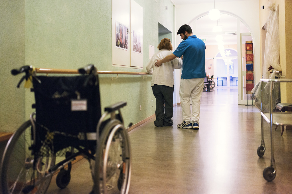 Les recrues souhaitant passer au service civil devront avoir terminé leur affectation longue de 180 jours au plus tard durant l'année qui suit leur demande. 