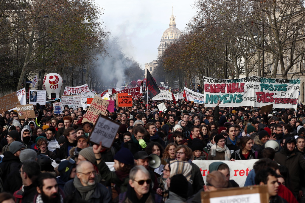 La mobilisation contre la réforme des retraites est entrée jeudi en France dans sa troisième semaine.