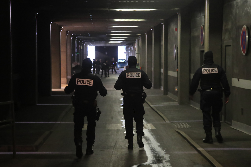 Aucun policier n'a été blessé au cours de cette attaque.