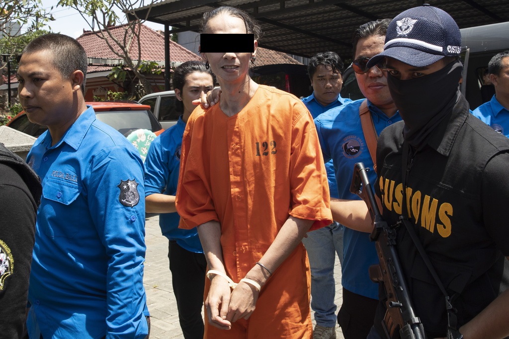 R. H. a été arrêté à l'aéroport de Bali. Il risque la peine de mort.
