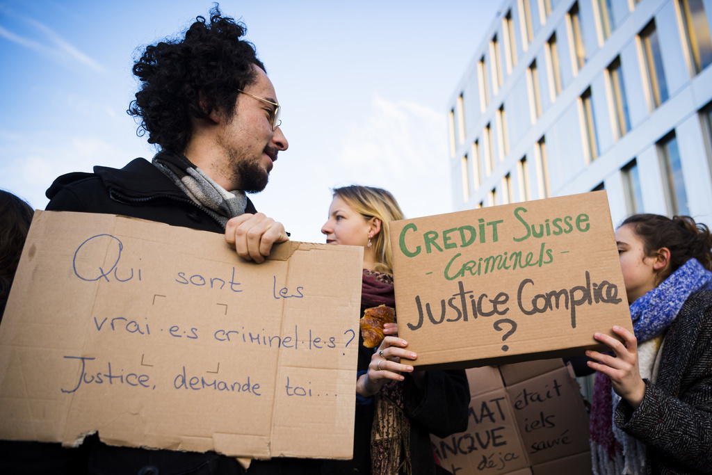 La banque est critiquée par les militants écologistes.