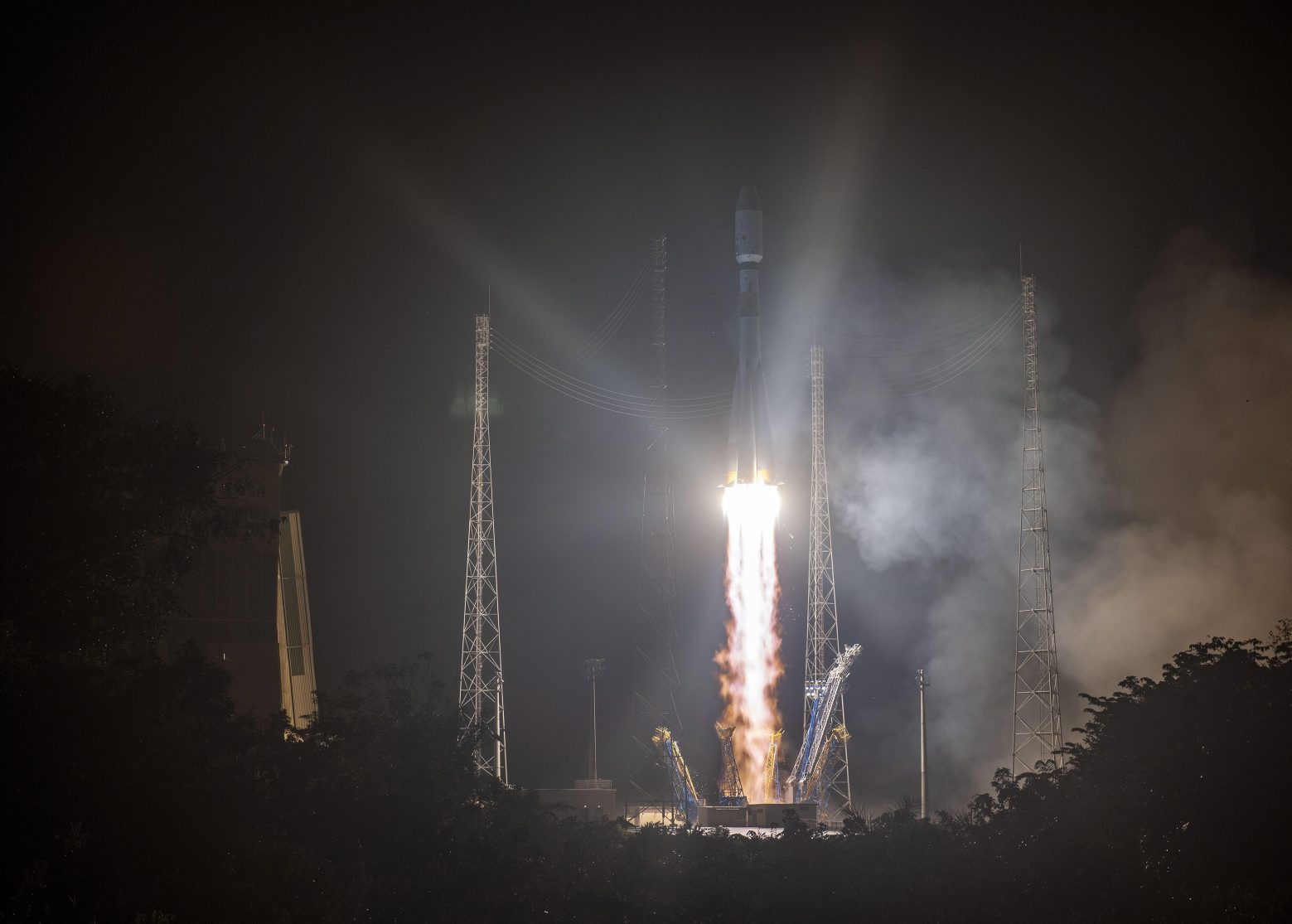 epa08078767 A handout photo made available by ESA-CNES-ARIANESPACE shows the Soyuz VS23 rocket transprting ESA's Cheops satellite and other satellites into space during launch at Europe's Spaceport in Kourou, French Guiana, 18 December 2019. ESA successfully launched CHEOPS, its 'Characterising Exoplanet Satellite', which was originally planned to launch a day earlier, but had been to be postponed due to a software problem.  EPA/JM GUILLON / ESA-CNES-ARIANESPAC MANDATORY CREDIT HANDOUT EDITORIAL USE ONLY/NO SALES FRENCH GUIANA ESA CHEOPS SATELLITE