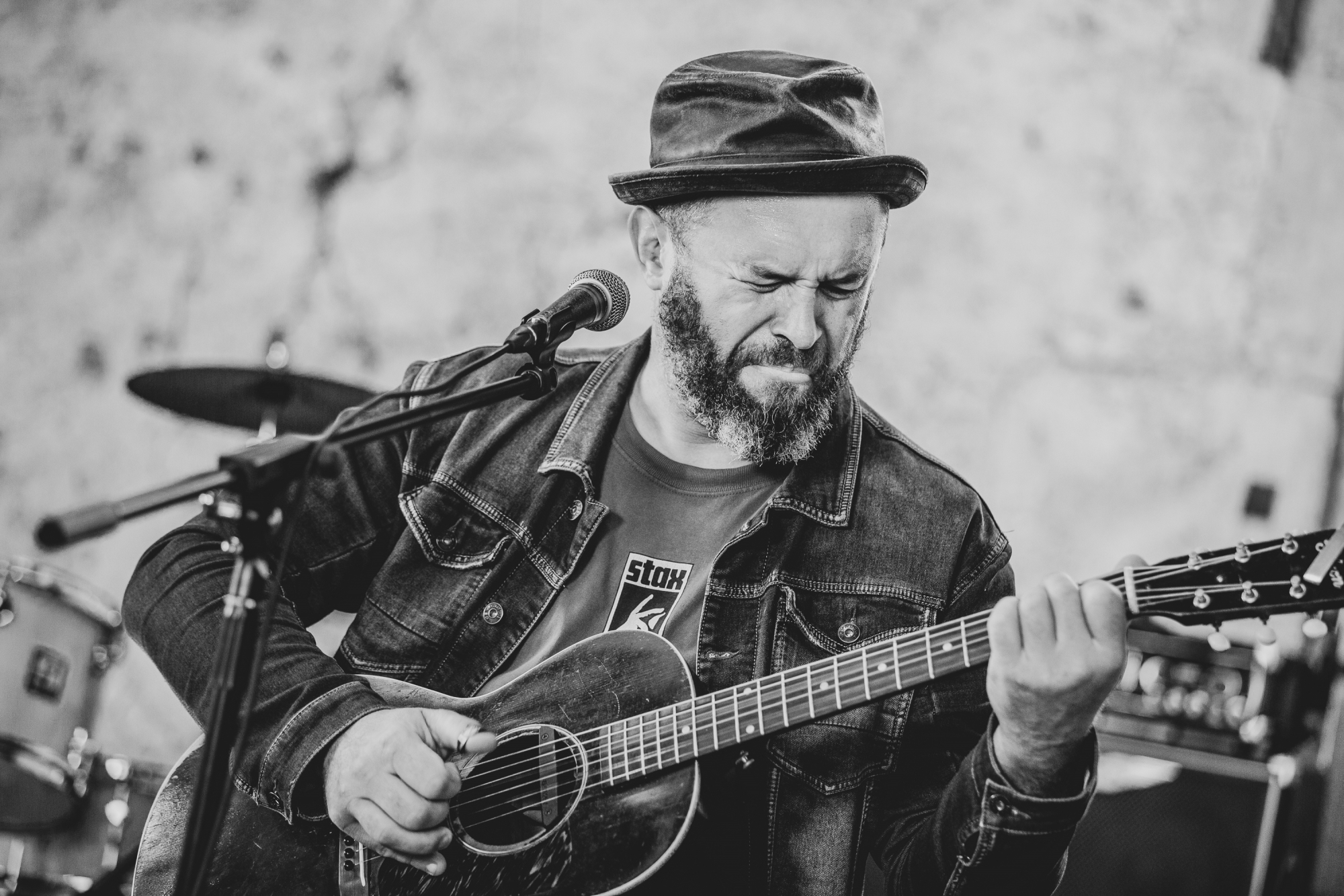 Mister Mat vient de lancer sa carrière en solo, après la longue expérience des Mountain Men.