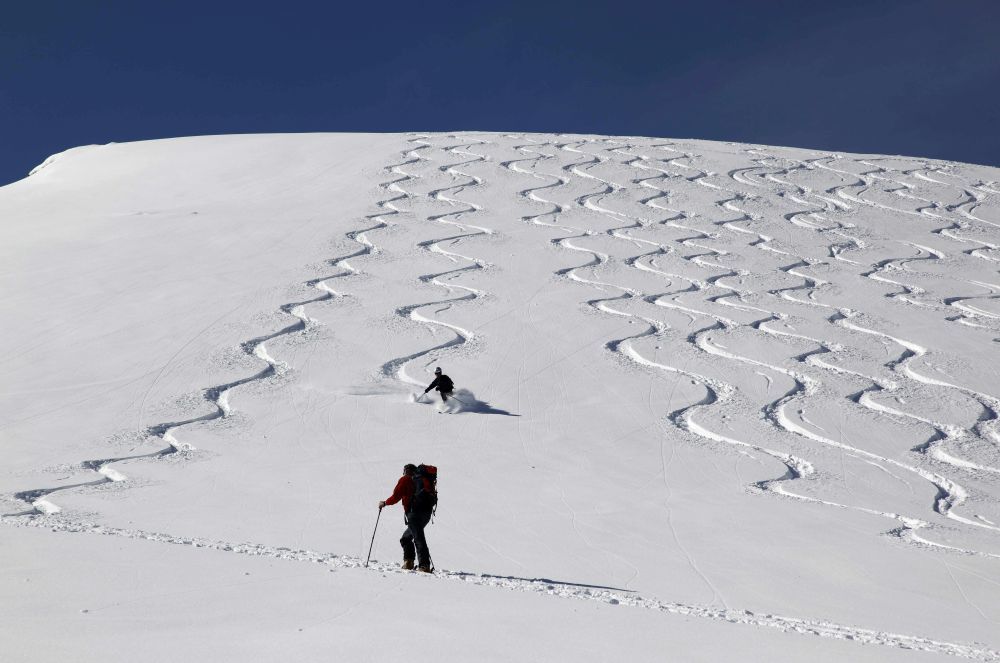 Le bulletin d'avalanches concerne, entre autres, les amateurs de sports d’hiver en dehors des pistes sécurisées.