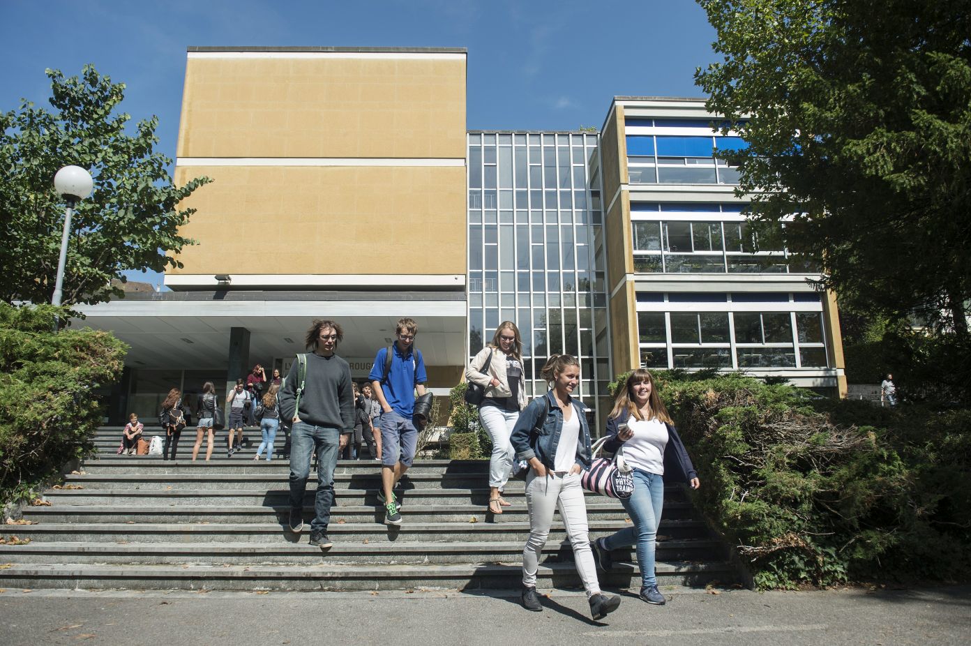 Ce bâtiment du lycée Denis-de-Rougemont, à Neuchatel, est l'un des biens de l'Etat à assainir en priorité.