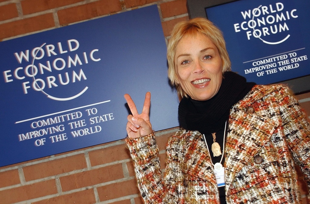 En 2005, l'actrice Sharon Stone retenait l'attention en collectant près d'un million de dollars pour une oeuvre humanitaire.