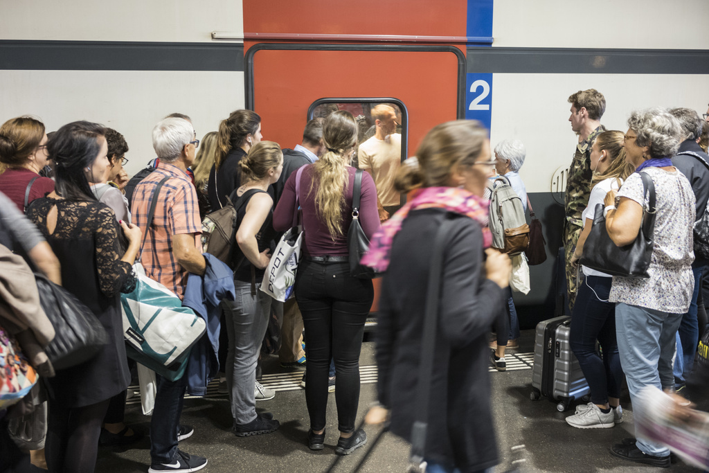 Les passagers de plusieurs lignes InterCity, InterRegio et du RER bernois sont touchés par la perturbation. (illustration)