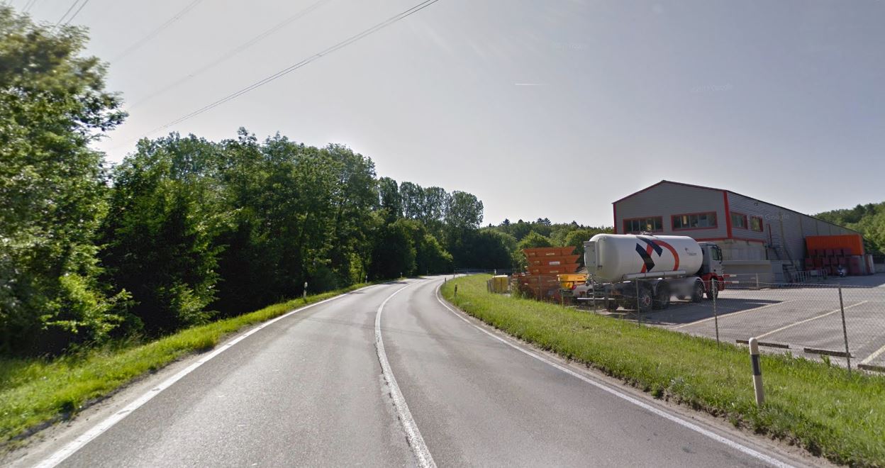 La route cantonale entre Aclens et Bussigny, dans la zone du Moulin du Choc.