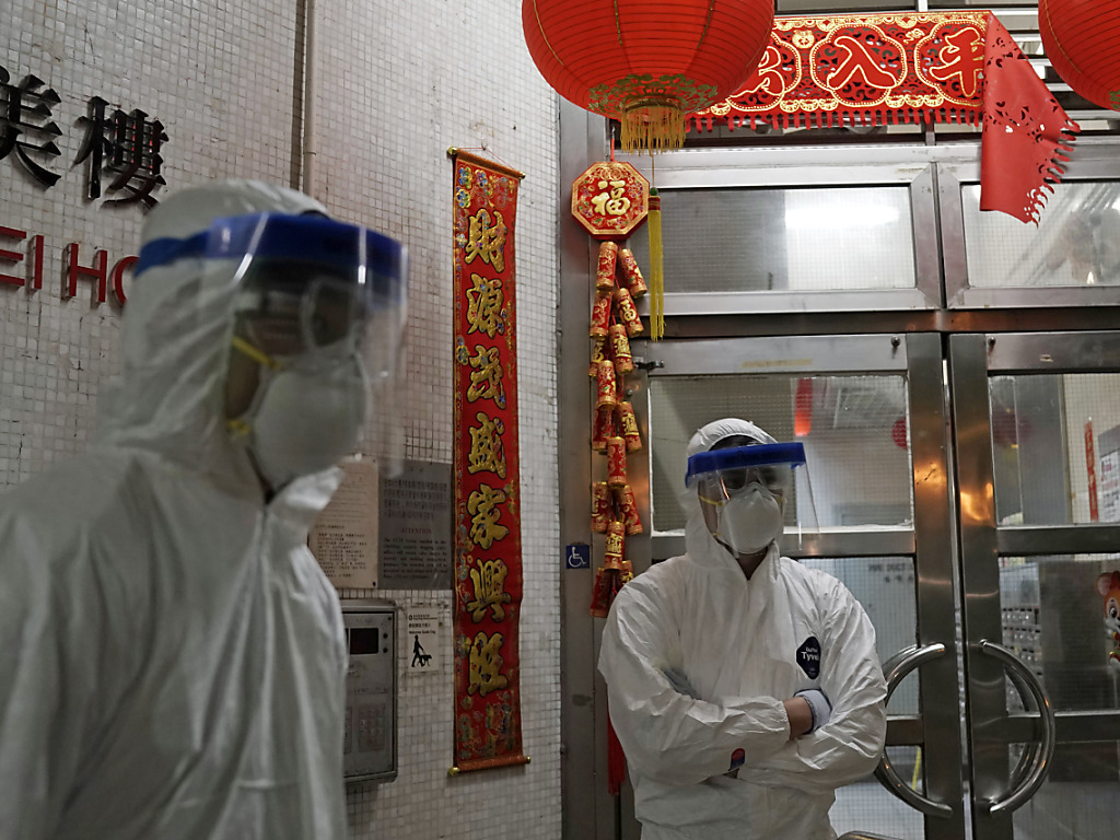 En dehors de la Chine continentale, le virus a en outre tué deux personnes, une aux Philippines et une autre à Hong Kong (illustration).