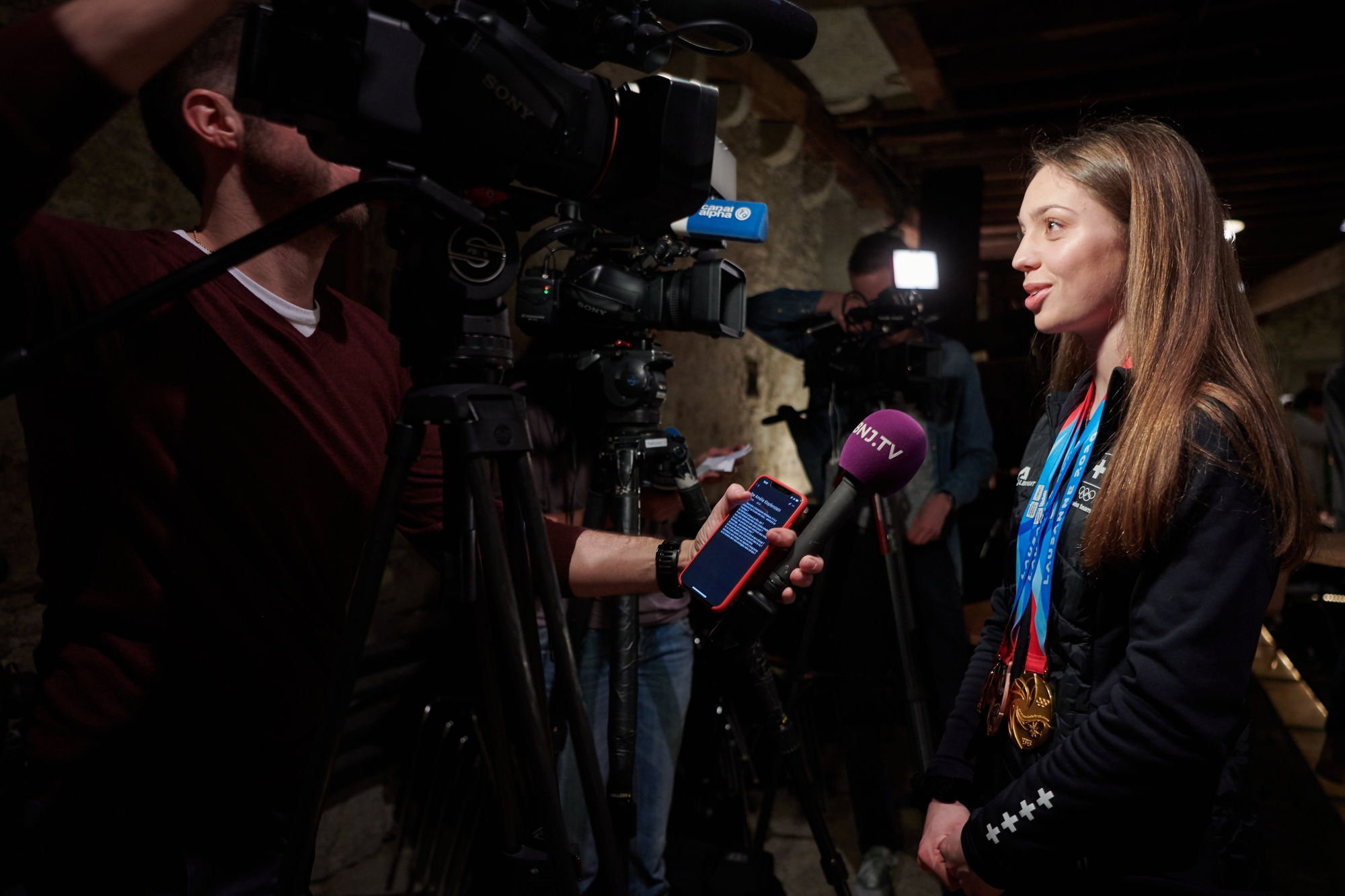 Depuis qu'elle a remporté de l'or aux JOJ, Amélie Klopfenstein a été sollicitée à de nombreuses reprises par les médias. Un exercice nouveau pour elle.