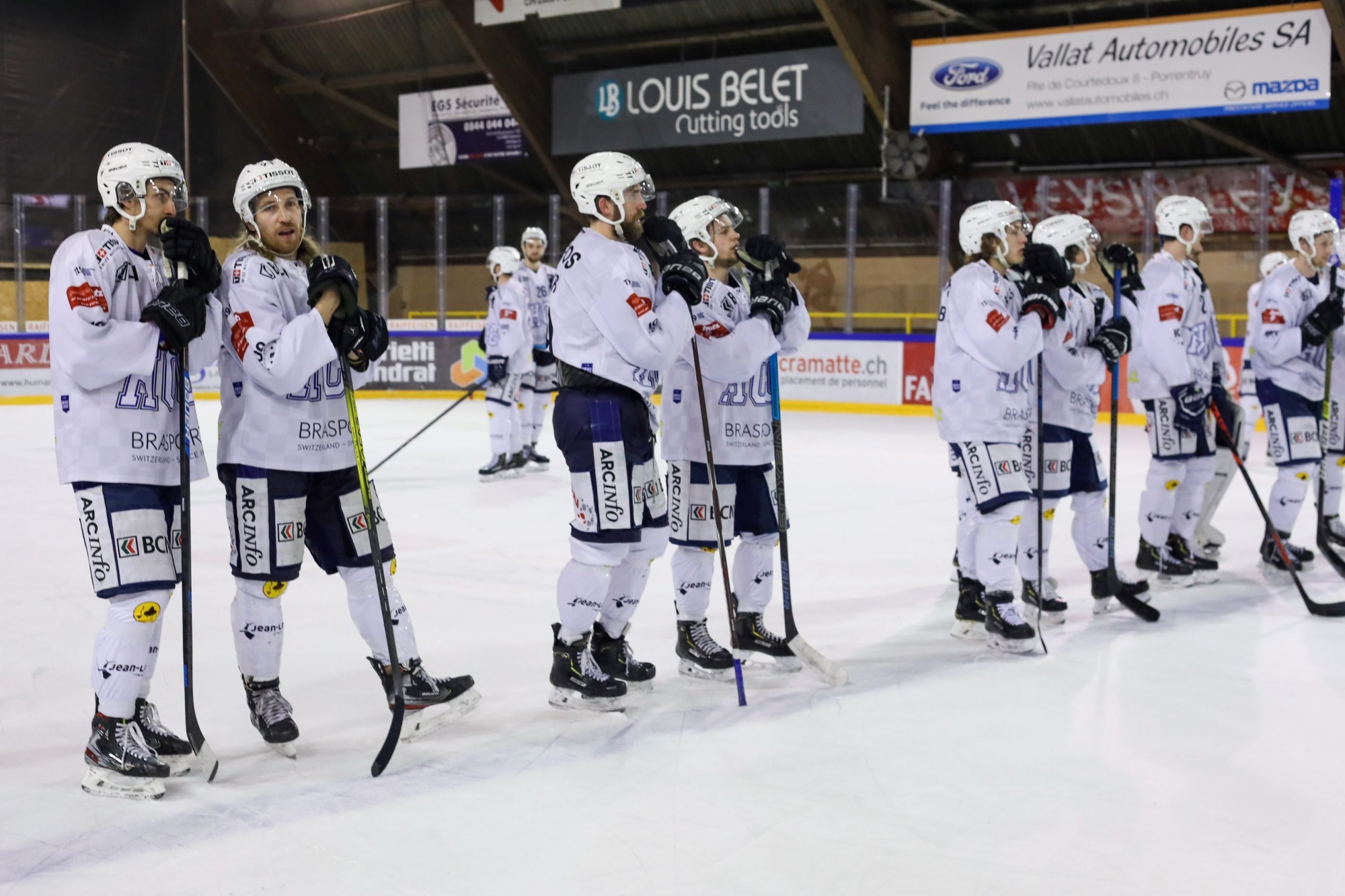 Hockey sur glace, Swiss League, HC Ajoie - HC La Chaux-de-Fonds, les joueurs neuchâtelois après le match. Photo Guillaume Hentzi / Bist