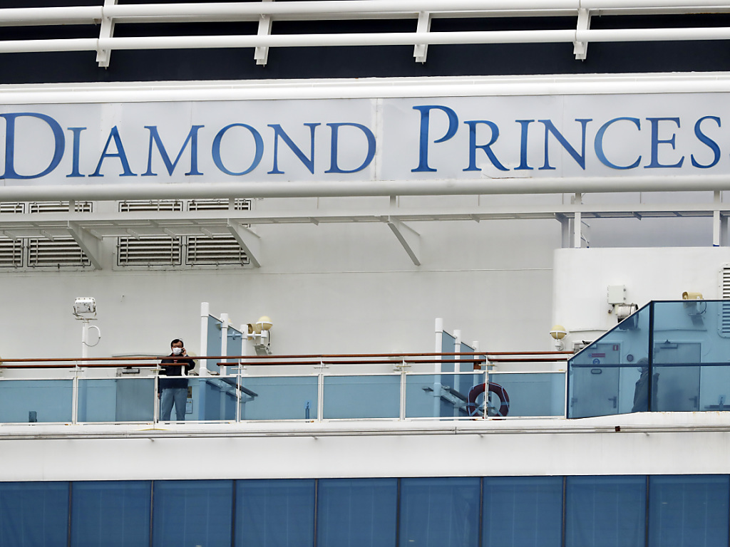Le Diamond Princess a été placé en quarantaine début février dans la baie de Yokohama près de Tokyo, après un test positif sur un croisiériste débarqué à Hong Kong (archives).