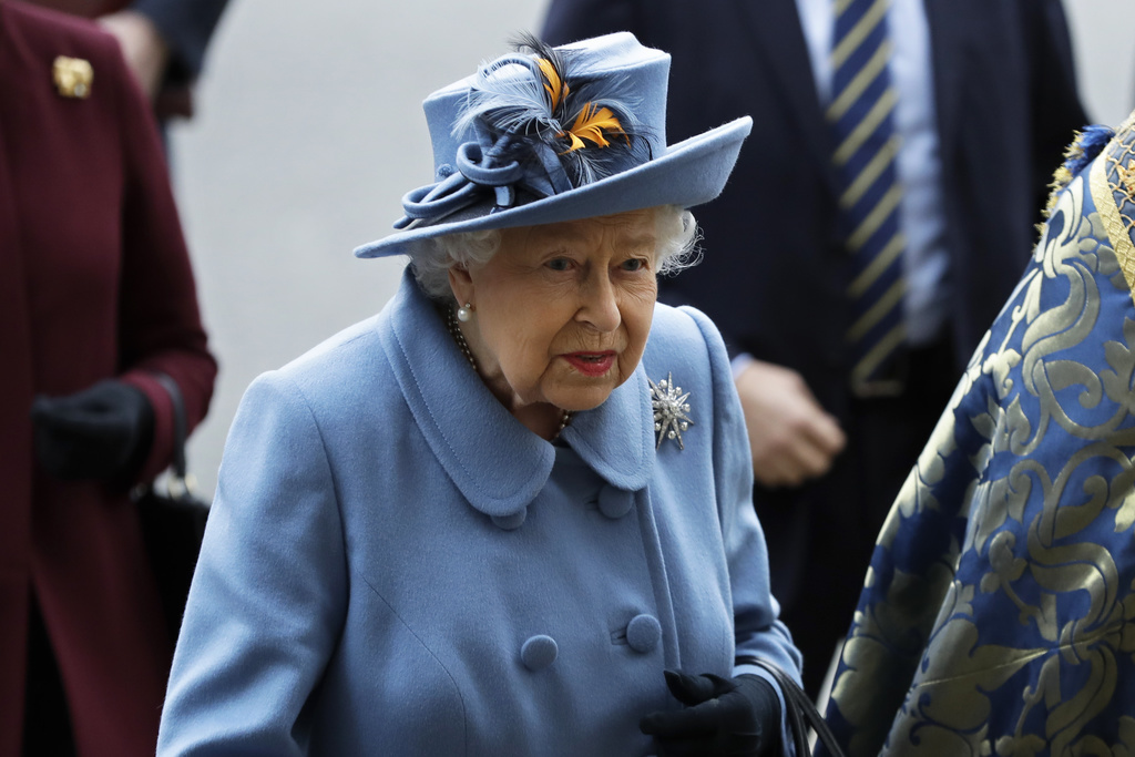 La reine a remercié le personnel soignant qui lutte contre la pandémie ainsi que les Britanniques qui restent chez eux pour éviter la propagation du virus (ILLUSTRATION)