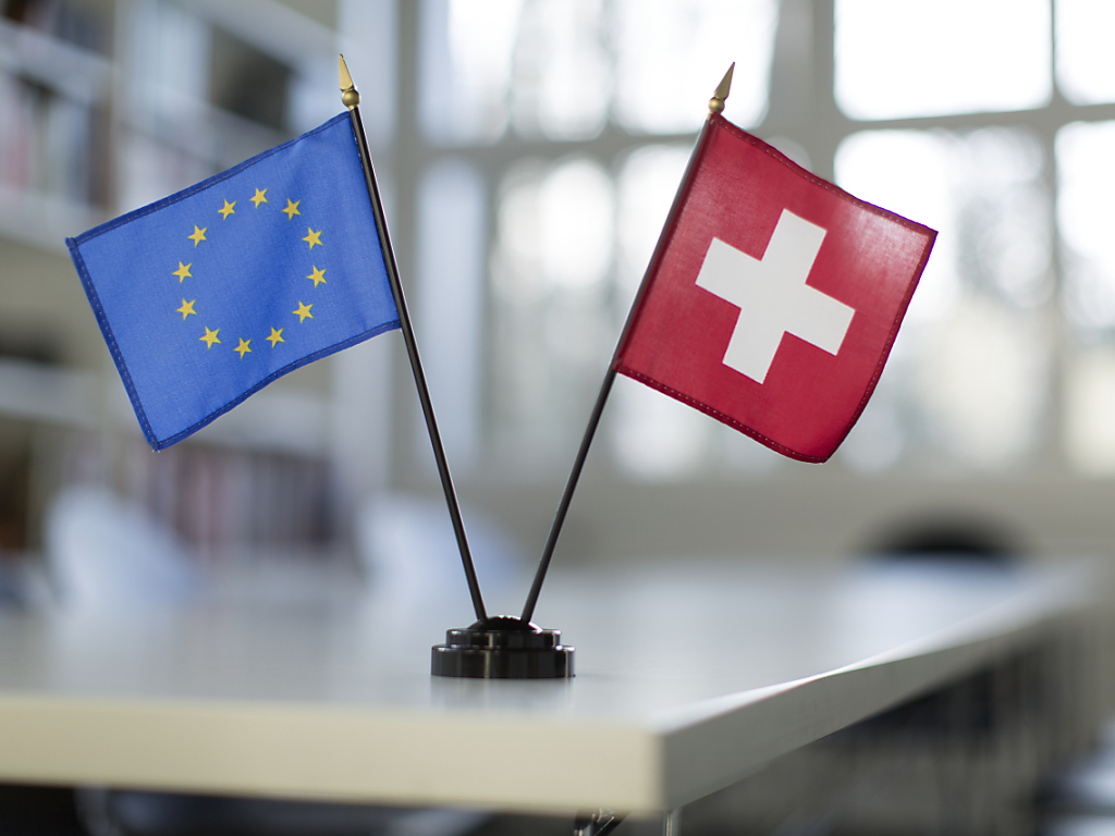 La libre circulation des personnes entre l'UE et la Suisse a des répercussions positives sur le marché du travail helvétique selon un rapport publié lundi par le SECO (archives).