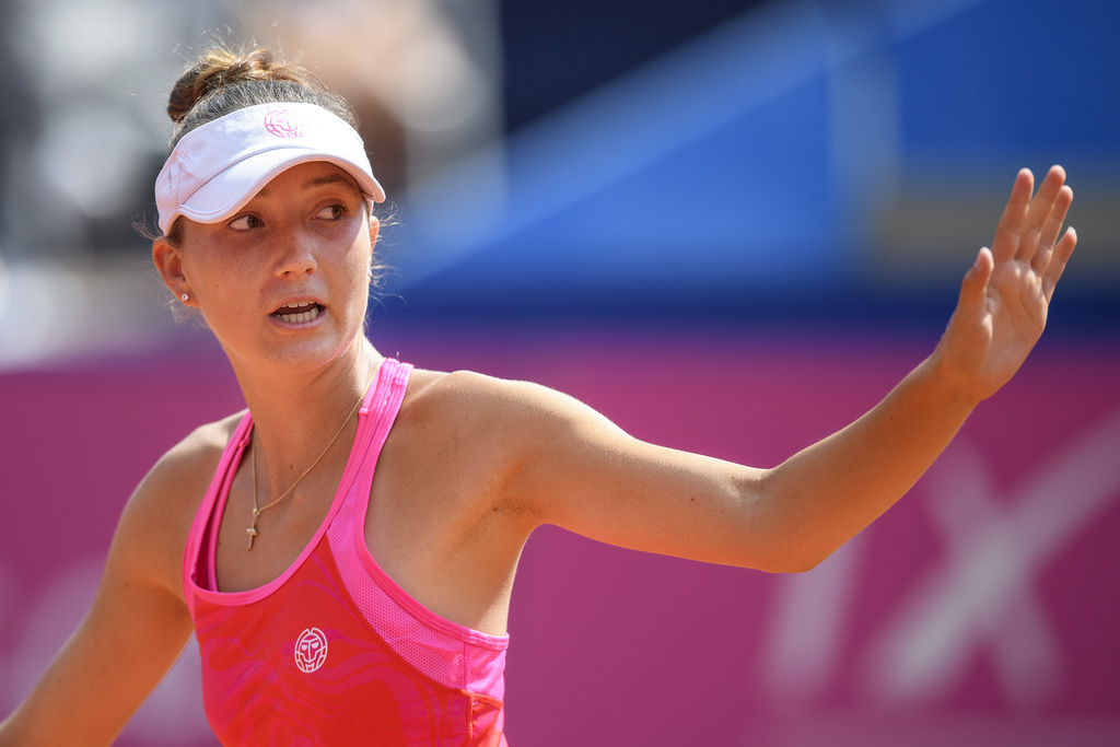 La Suissesse a un pied en quart de finale du tournoi WTA de Prague.