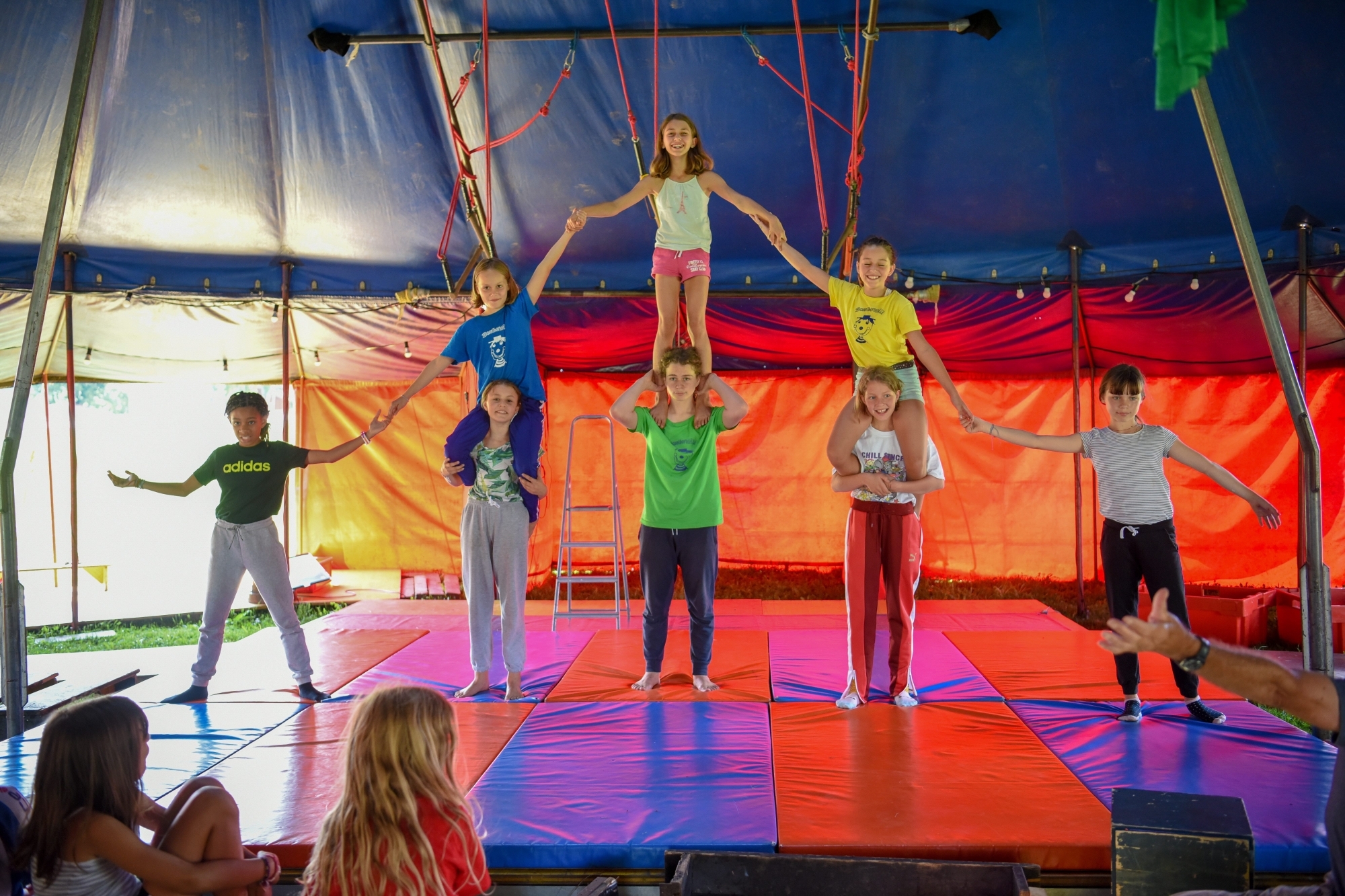 Le cirque Bombonelli vient depuis plusieurs années aux Verrières pour son camp d'été, ici en 2018.