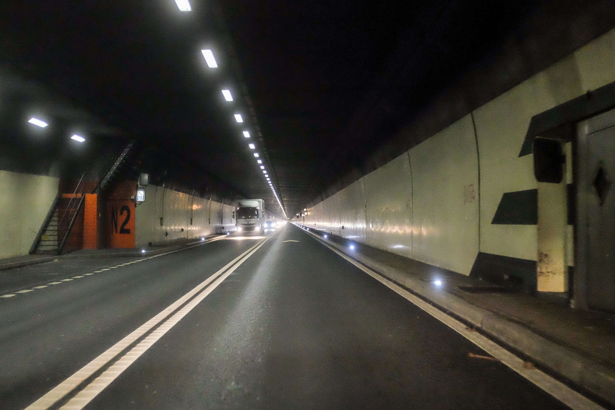 Jeudi après-midi, le tunnel de la Vue-des-Alpes a été fermé à cause d'une voiture en panne (Photo d'illustration)