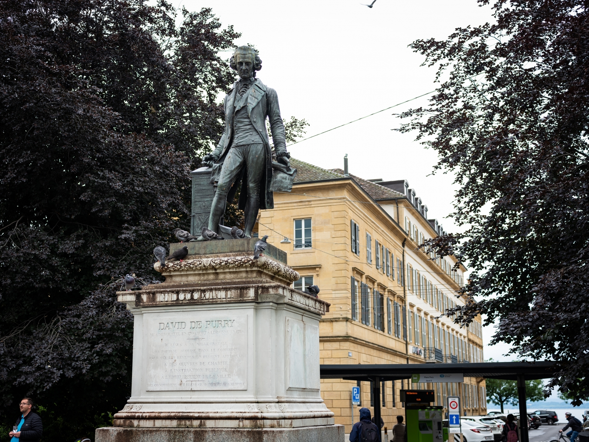 La statue de David de Pury a été érigée en 1855.